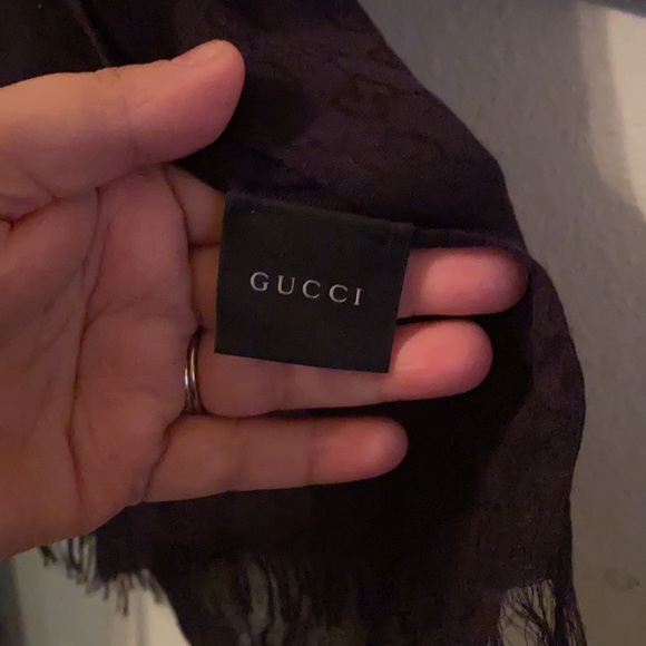 Black Gucci scarf - Picture 2 of 3